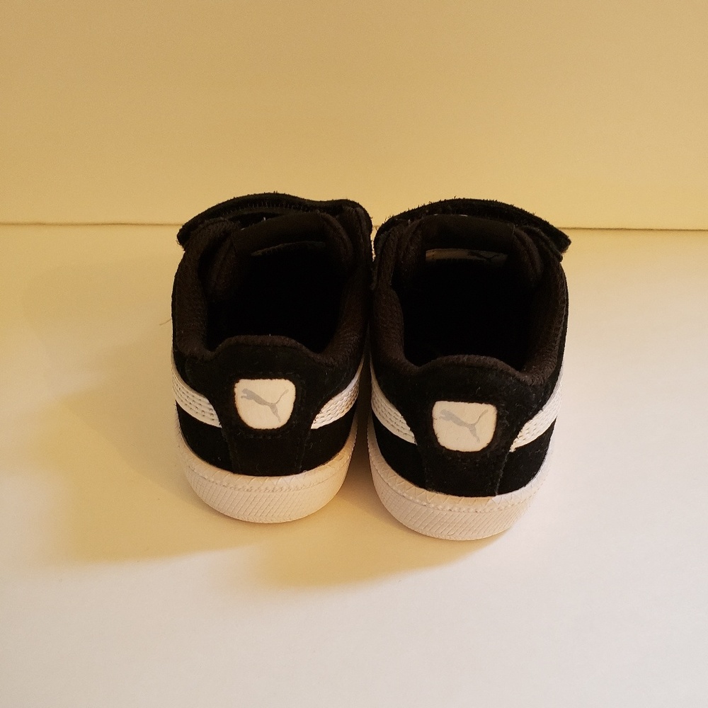 Sneakers - Picture 5 of 6